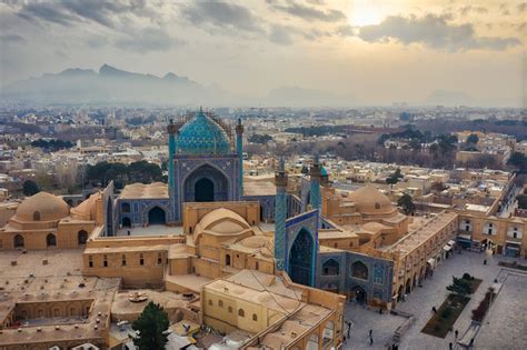  A Igreja de São Jorge em Isfahan: Uma jóia arquitetônica e um testemunho da história!