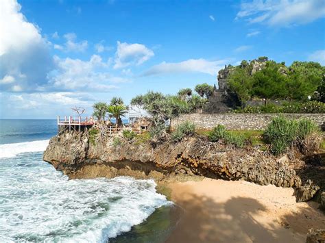 Zona Pantai Gunung Kidul: Uma Escapada Encantadora para Praias Virgens e Canyons Impressionantes!