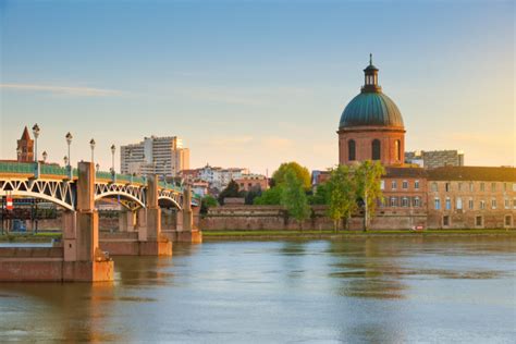 O Jardim Botânico de Toulouse: Um Refúgio Verde no Coração da Cidade Rosa!